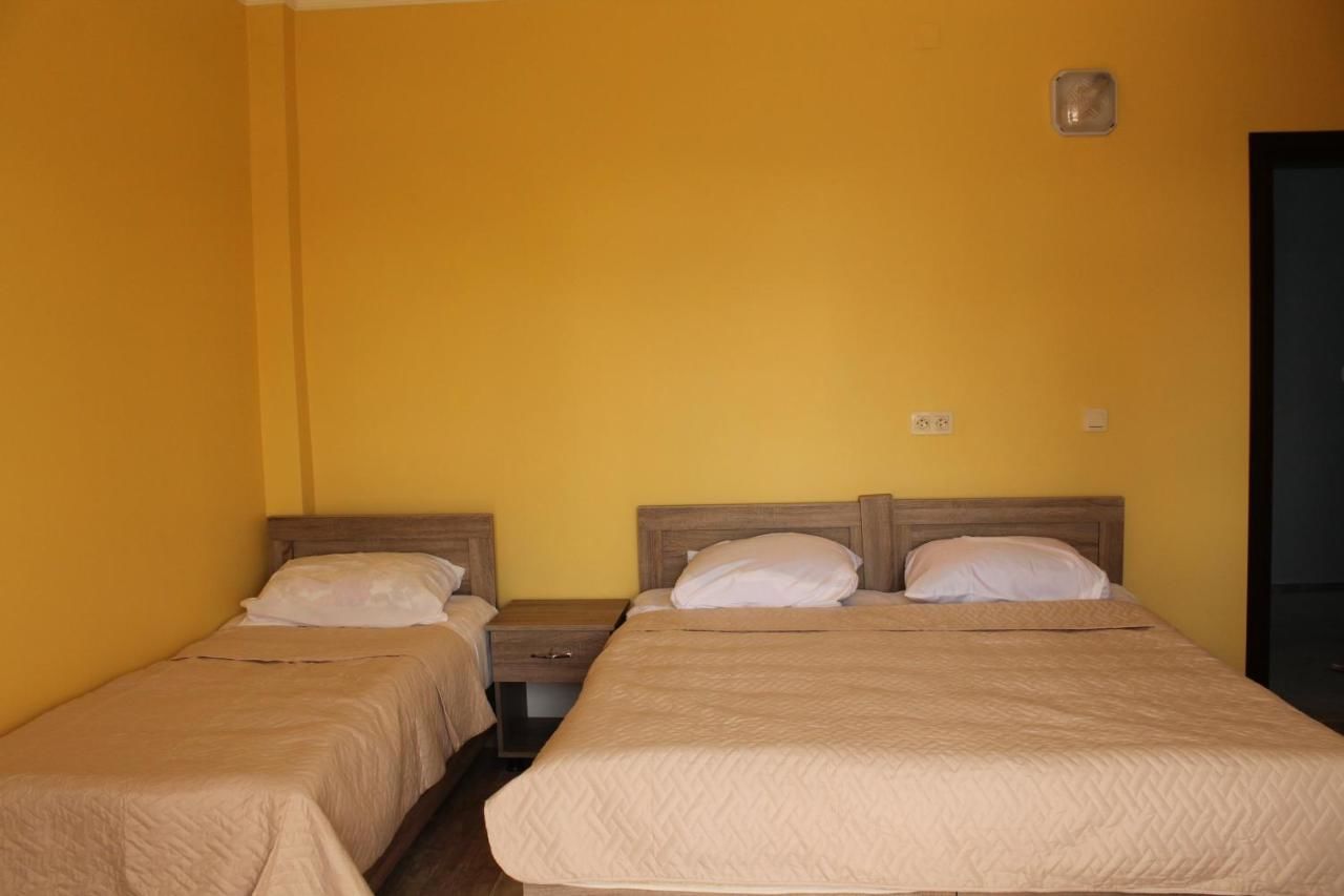 Отели типа «постель и завтрак» Family hotel Kakhaberi